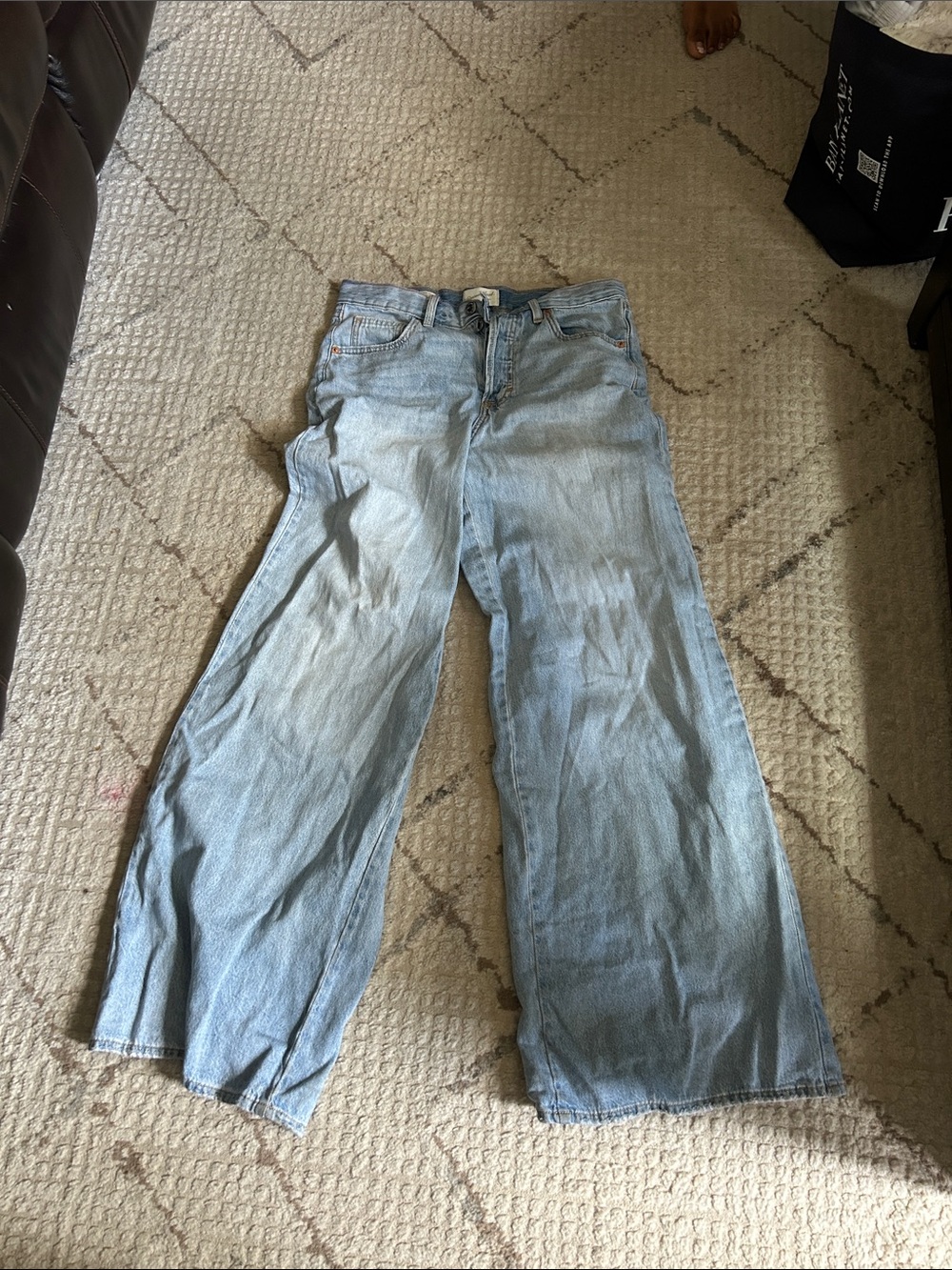 Universal Thread Light Blue Wide-Leg Women's Jeans